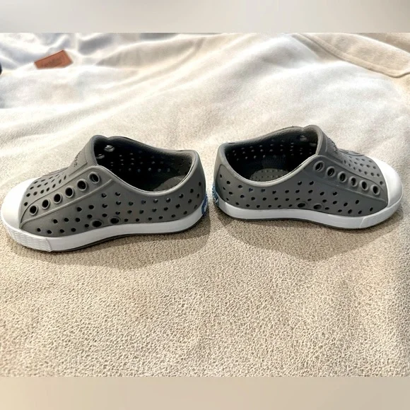Native Shoes, Jefferson Kids Shoe - Grey, Size C4 - Picture 5 of 7